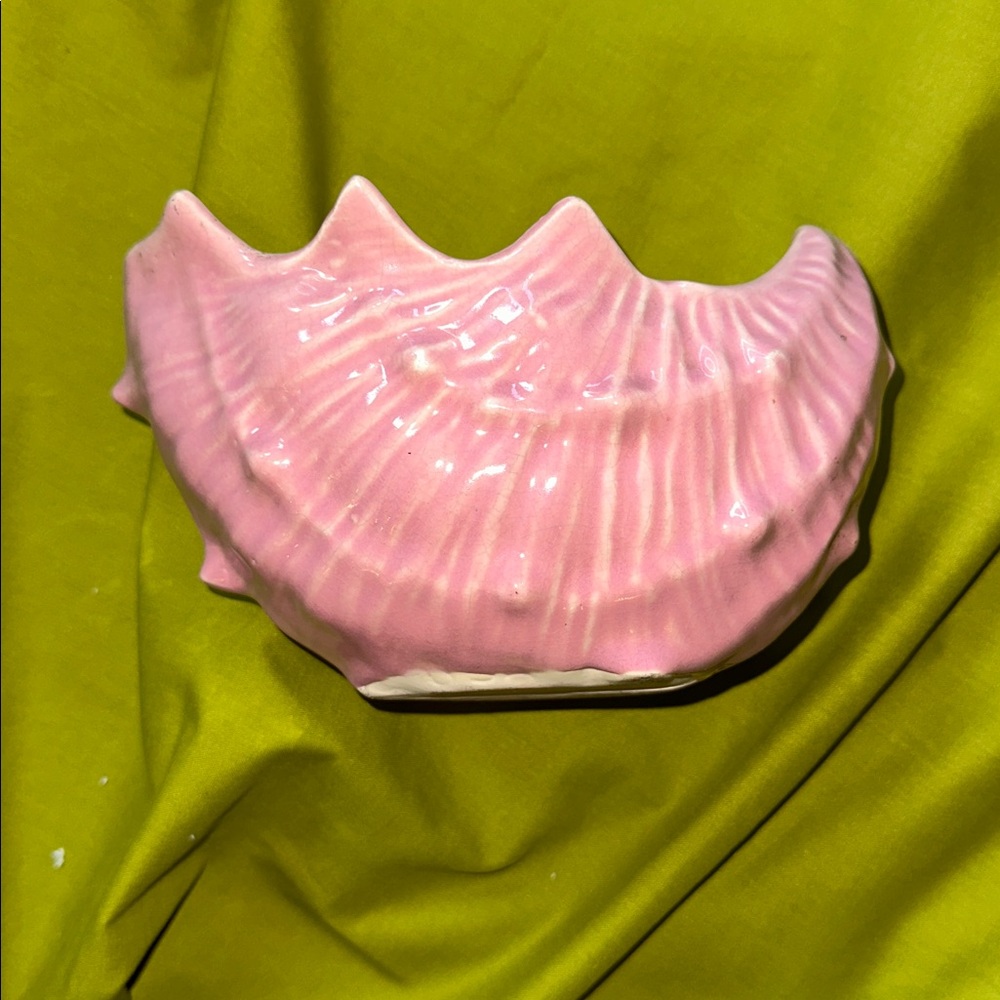 Midcentury Pink Ceramic Shell Bowl or Planter - Picture 7 of 10